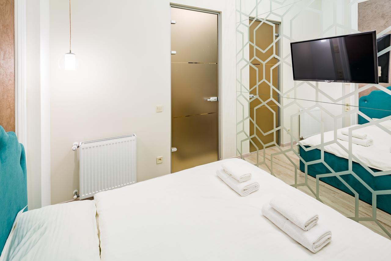 Leogrand Deluxe Apartments On Doroshenka 17 Lviv Exterior photo
